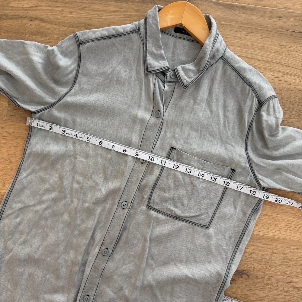 Aritzia Talula Gray Button-Down Shirt – 100% Rayon Soft Long Sleeve Size small - Picture 8 of 9